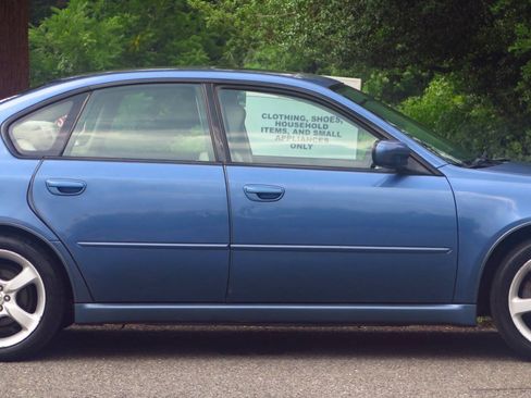 Used 2009 Subaru Legacy 2.5i Special Edition AWD/4WD image 16
