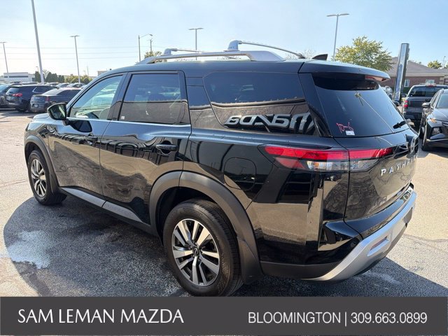 Used 2025 Nissan Pathfinder SL AWD/4WD image 10