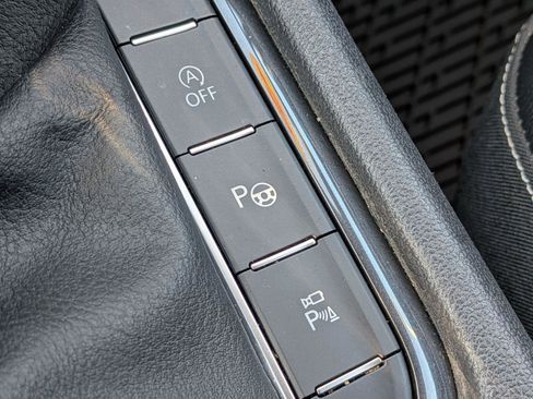 Used 2022 Volkswagen Tiguan SEL R-Line AWD/4WD image 16