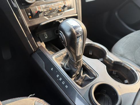Used 2019 Ford Explorer XLT w/ Equipment Group 202A FWD image 31