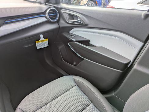 New 2025 Chevrolet Trax LT w/ Driver Confidence Package image 10