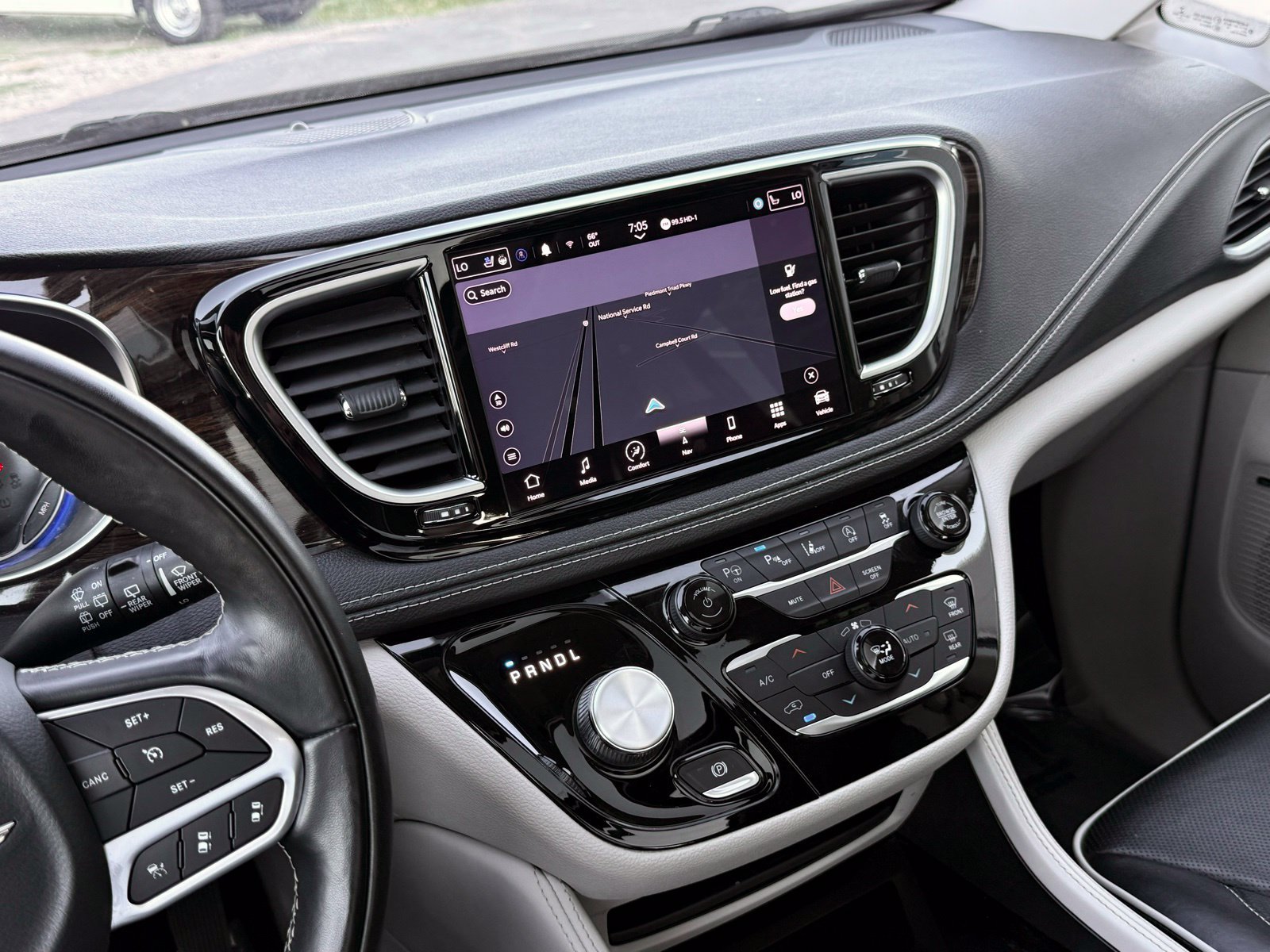 Used 2022 Chrysler Pacifica Limited FWD image 39