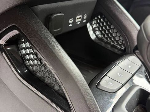 Used 2021 Chevrolet TrailBlazer LS FWD image 17