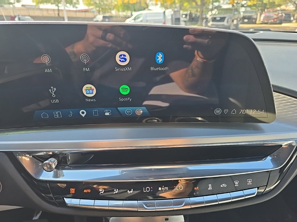 Used 2024 Cadillac Lyriq Luxury AWD/4WD image 15