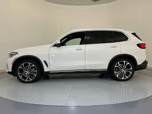 Certified 2021 BMW X5 sDrive40i w/ Premium Package image 2