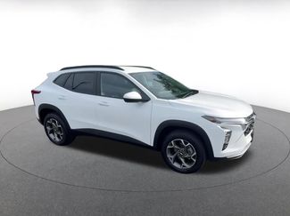 Used 2025 Chevrolet Trax LT video 2
