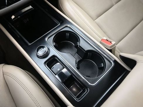 Used 2020 Lincoln Corsair FWD w/ Equipment Group 101A image 30