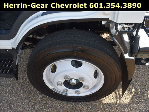 New 2025 Chevrolet Low Cab Forward image 7