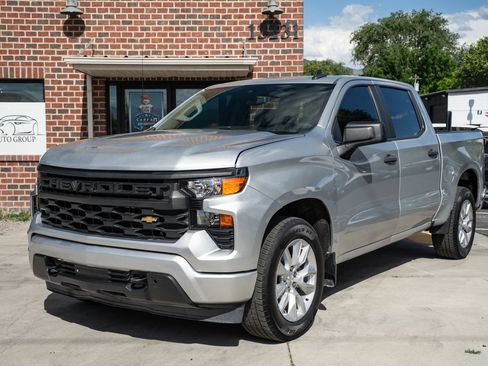 Used 2022 Chevrolet Silverado 1500 Custom RWD image 1
