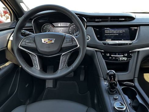 New 2025 Cadillac XT5 Premium Luxury image 10