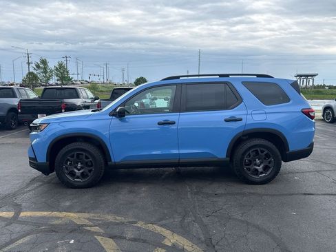 Certified 2024 Honda Pilot TrailSport image 8