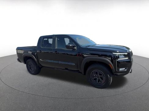 Used 2026 Nissan Frontier PRO-4X AWD/4WD image 2