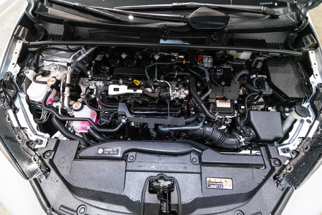 Certified 2025 Toyota Prius XLE FWD image 34