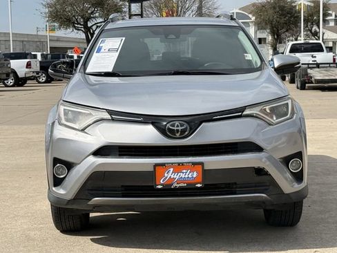 Used 2018 Toyota RAV4 XLE image 9
