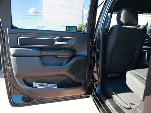 New 2026 RAM 1500 4x4 Crew Cab image 30