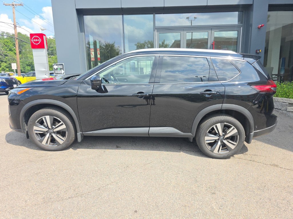 Certified 2025 Nissan Rogue SL AWD/4WD image 3