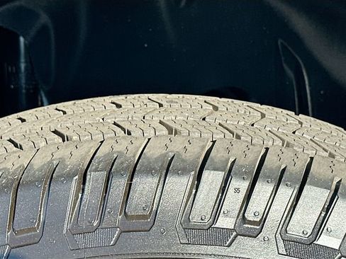 Used 2024 Jeep Wrangler Sport S image 32