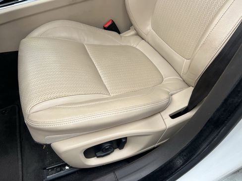 Used 2017 Jaguar XF Prestige RWD image 17