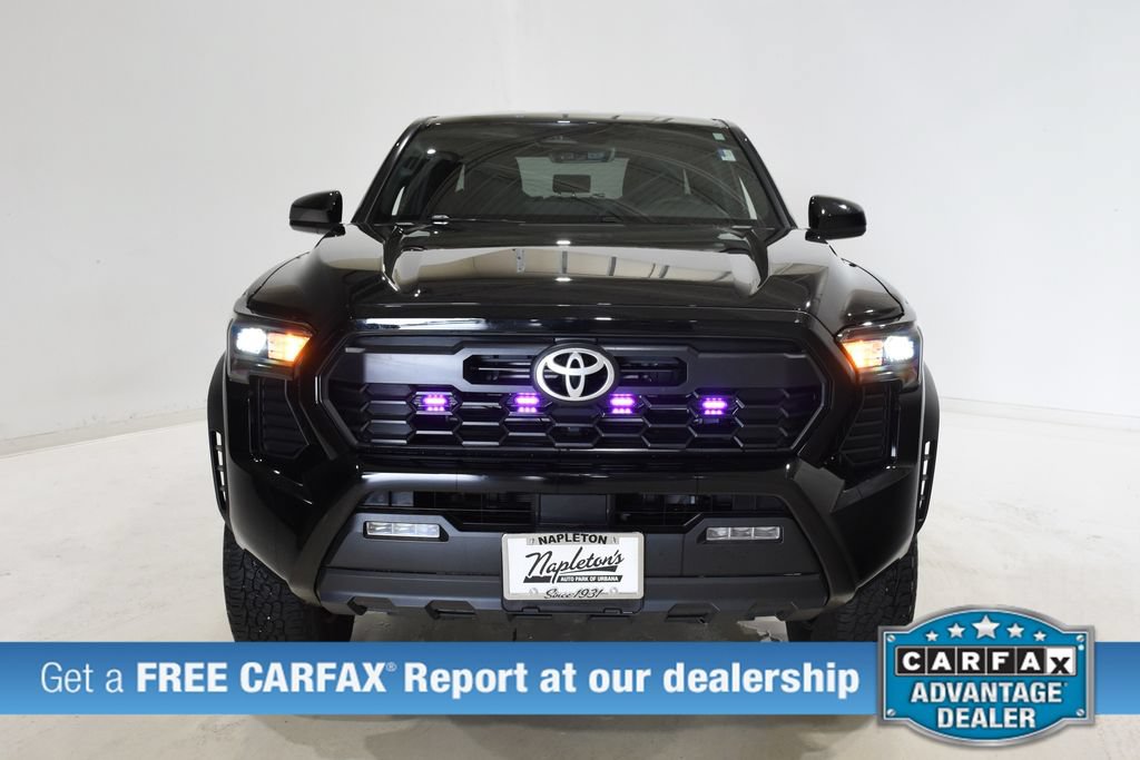 Used 2025 Toyota Tacoma TRD Off-Road AWD/4WD image 3