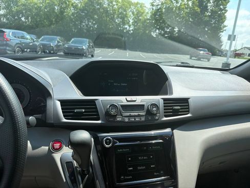 Used 2015 Honda Odyssey EX image 14