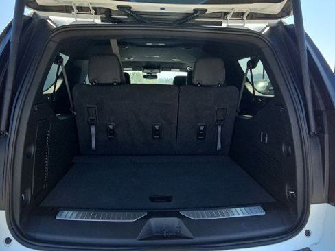 Used 2024 Chevrolet Suburban RST RWD image 25