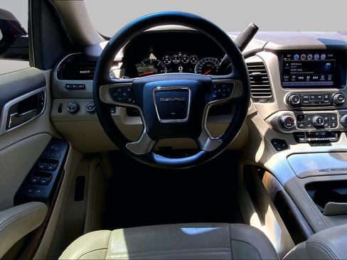Used 2018 GMC Yukon Denali w/ Denali Ultimate Package AWD/4WD image 6