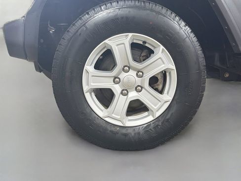 Used 2020 Jeep Wrangler Unlimited Sport S AWD/4WD image 32