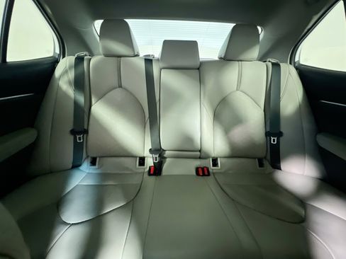 Used 2019 Toyota Camry XSE w/ Navigation Package FWD image 33