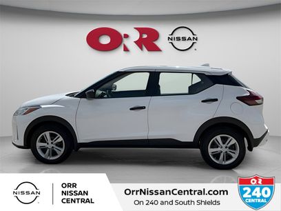 New 2025 Nissan Kicks Play S