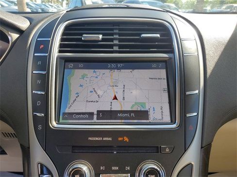 Certified 2020 Lincoln Nautilus Reserve image 23