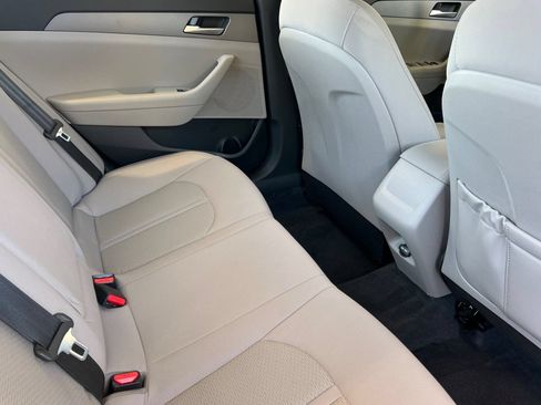 Used 2018 Hyundai Sonata SE FWD image 17