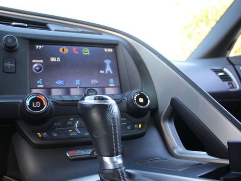 Used 2015 Chevrolet Corvette Z06 w/ 2LZ Preferred Equipment Group image 23