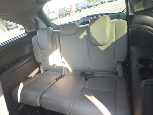 Used 2018 Honda Odyssey Elite image 11