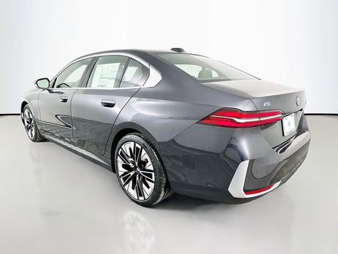 New 2026 BMW i5 eDrive40 w/ Premium Package RWD image 7
