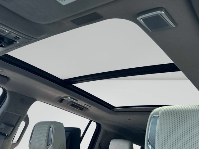 Used 2026 Cadillac Escalade ESV Platinum Luxury w/ LPO, Floor Liner Package AWD/4WD image 9