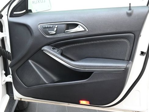 Used 2019 Mercedes-Benz GLA 250 4MATIC image 20