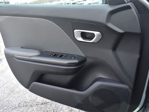 New 2025 Kia K4 LXS image 26