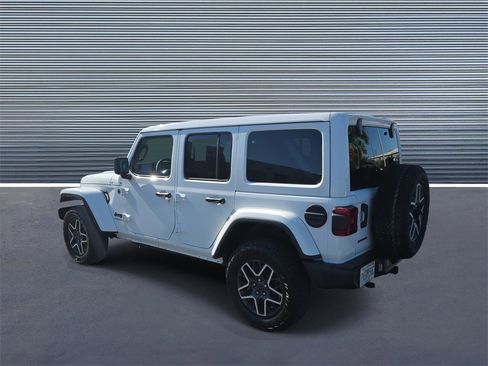 Used 2025 Jeep Wrangler Sahara w/ Safety Group image 4