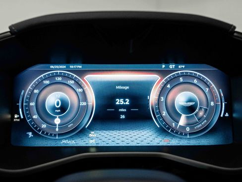 Used 2025 Aston Martin DBX 707 image 5