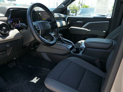 Used 2024 Chevrolet Colorado ZR2 w/ Technology Package AWD/4WD image 14