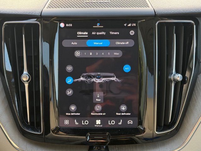 Used 2024 Volvo XC60 B5 Ultimate AWD/4WD image 20