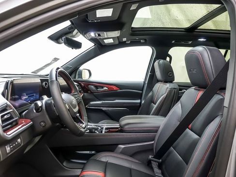 New 2026 Chevrolet Traverse RS w/ LPO, Floor Liner Package image 9