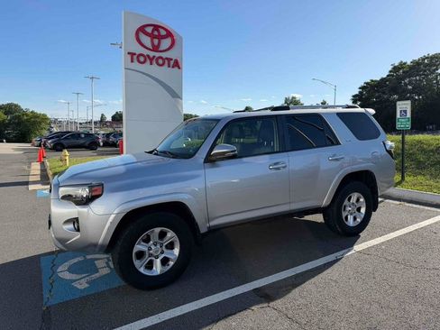 Used 2020 Toyota 4Runner SR5 Premium w/ Moonroof Package AWD/4WD image 1