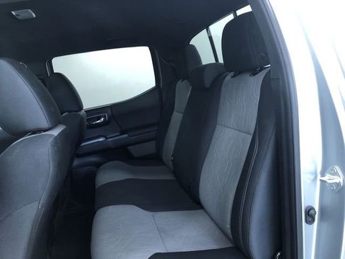 Used 2023 Toyota Tacoma TRD Off-Road image 15