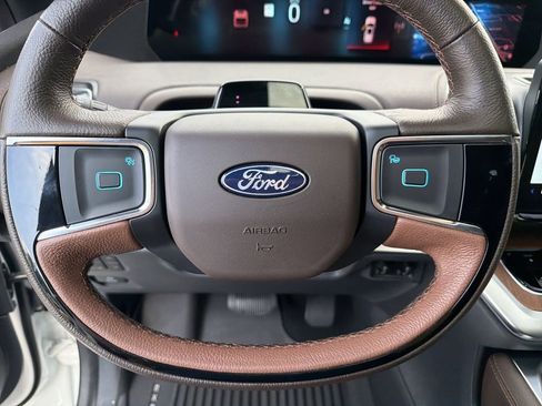 Used 2025 Ford Expedition Max King Ranch AWD/4WD image 32