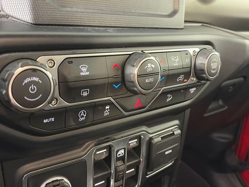 Used 2019 Jeep Wrangler Unlimited Sport S AWD/4WD image 21