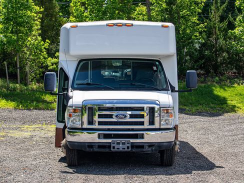 Used 2014 Ford E-450 and Econoline 450 Super Duty w/ Shuttle Bus Prep Package RWD image 2