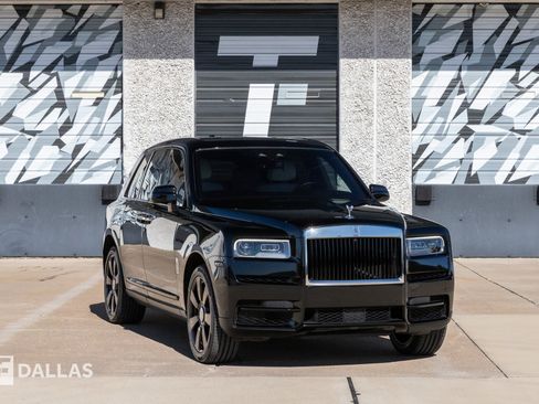 Used 2021 Rolls-Royce Cullinan image 1