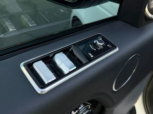 Used 2019 Land Rover Range Rover HSE AWD/4WD image 24