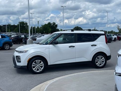 Used 2020 Kia Soul LX FWD image 4